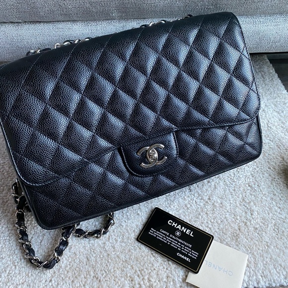 SOLD. Chanel jumbo single flap bag in black caviar - Picture 2 of 16